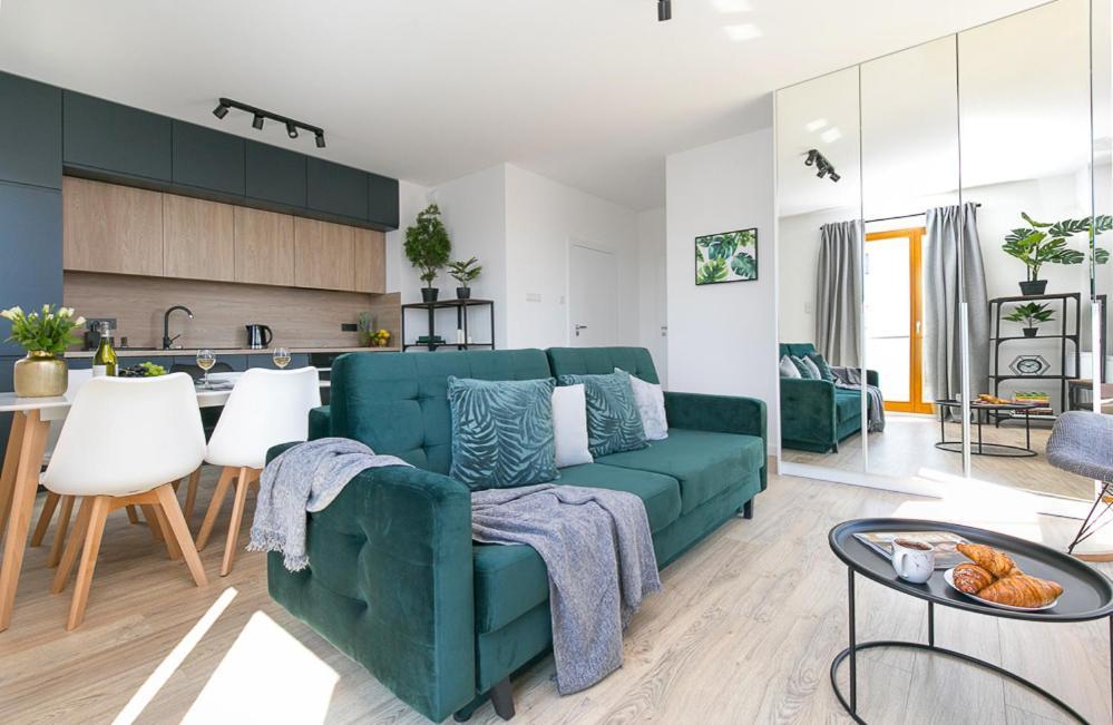 Ferienwohnung Apartament Black Zajezdnia Wrzeszcz Danzig Exterior foto